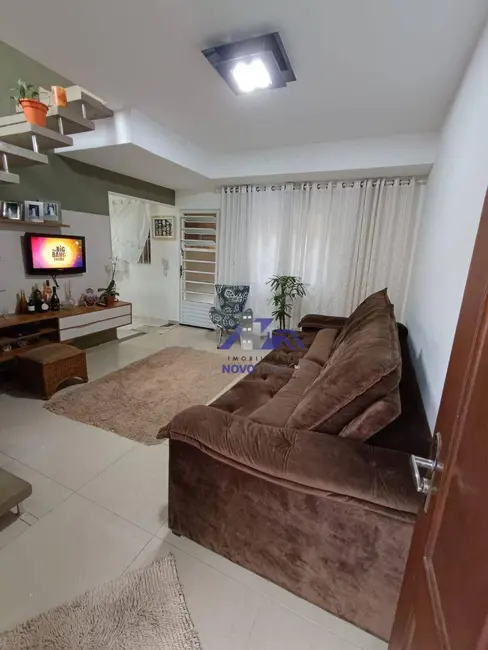 Foto 2 de Sobrado com 2 quartos à venda, 110m2 em Jardim Califórnia, Barueri - SP