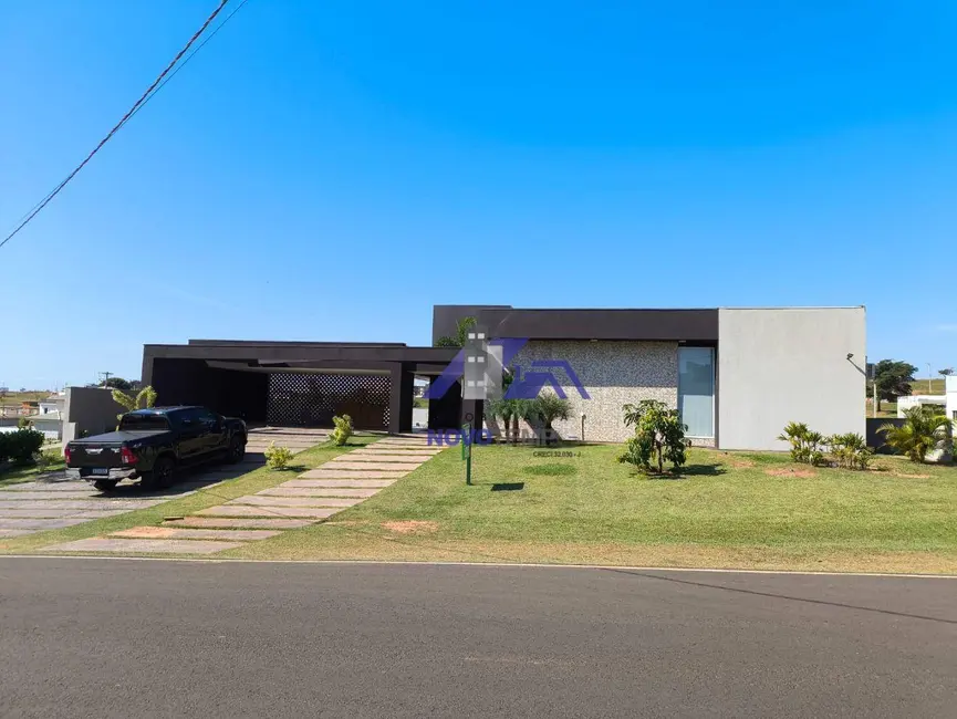 Foto 1 de Casa de Condomínio com 3 quartos à venda, 870m2 em Paranapanema - SP