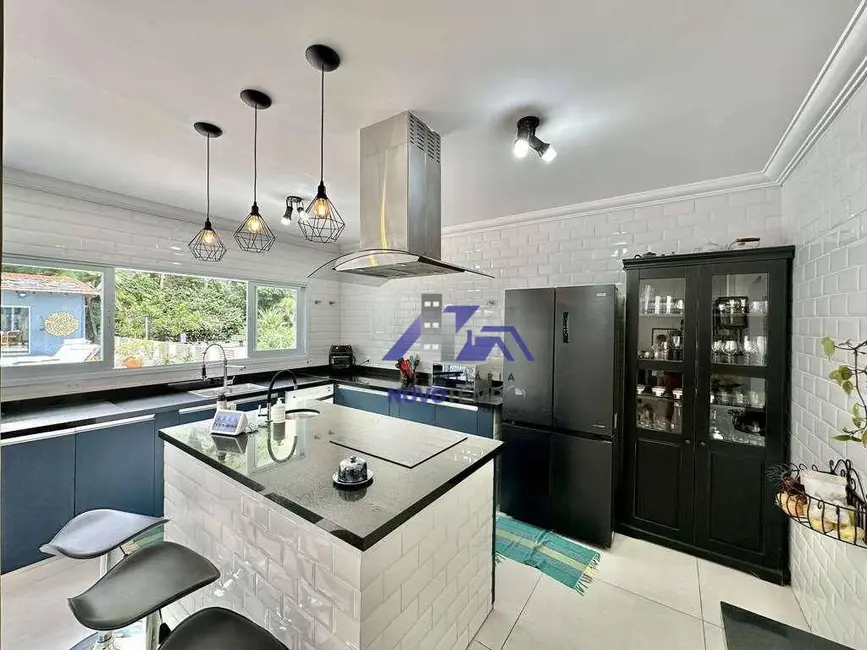 Sobrado com 3 quartos à venda, 692m2 em Nova Higienópolis, Jandira - SP - imagem 6 Foto 6 de Sobrado com 3 quartos à venda, 692m2 em Nova Higienópolis, Jandira - SP