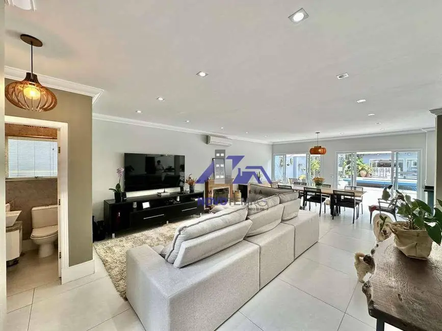 Sobrado com 3 quartos à venda, 692m2 em Nova Higienópolis, Jandira - SP - imagem 3 Foto 3 de Sobrado com 3 quartos à venda, 692m2 em Nova Higienópolis, Jandira - SP