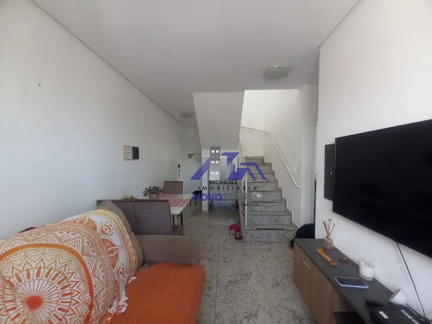 Cobertura com 2 quartos para alugar, 110m2 em Vila Barros, Barueri - SP - imagem 4 Foto 4 de Cobertura com 2 quartos para alugar, 110m2 em Vila Barros, Barueri - SP