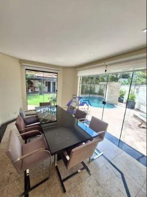 Casa de Condomínio com 4 quartos para alugar, 560m2 em Barueri - SP - imagem 4 Foto 4 de Casa de Condomínio com 4 quartos para alugar, 560m2 em Barueri - SP