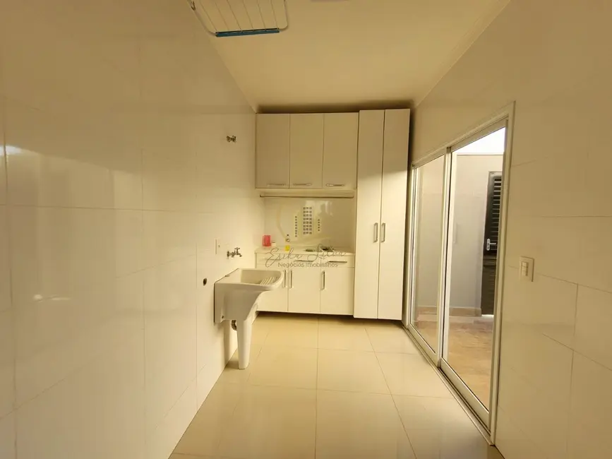 Casa de Condomínio com 3 quartos para alugar, 235m2 em Parque Residencial Damha V, Sao Jose Do Rio Preto - SP - imagem 4 Foto 4 de Casa de Condomínio com 3 quartos para alugar, 235m2 em Parque Residencial Damha V, Sao Jose Do Rio Preto - SP