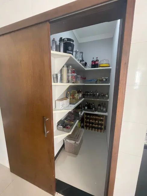 Casa de Condomínio com 3 quartos para alugar, 235m2 em Parque Residencial Damha VI, Sao Jose Do Rio Preto - SP - imagem 8 Foto 8 de Casa de Condomínio com 3 quartos para alugar, 235m2 em Parque Residencial Damha VI, Sao Jose Do Rio Preto - SP