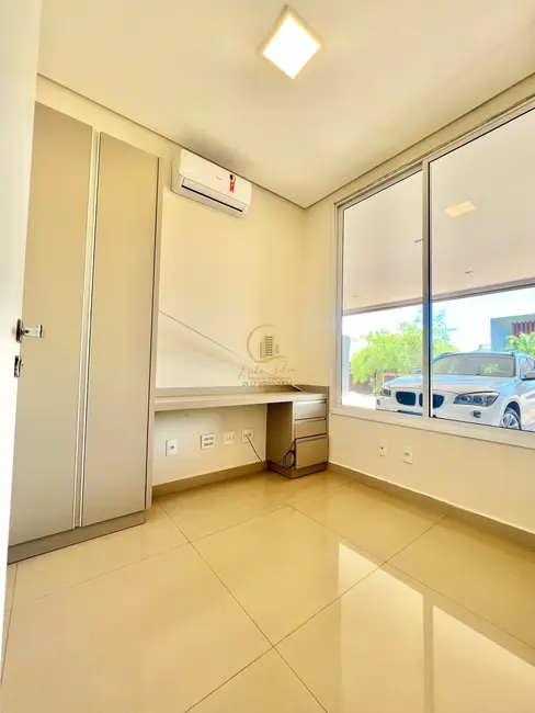 Casa de Condomínio com 4 quartos à venda, 256m2 em Quinta do Golfe Jardins, Sao Jose Do Rio Preto - SP - imagem 3 Foto 3 de Casa de Condomínio com 4 quartos à venda, 256m2 em Quinta do Golfe Jardins, Sao Jose Do Rio Preto - SP