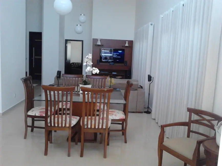 Casa de Condomínio com 3 quartos para alugar, 220m2 em Residencial Gaivota I, Sao Jose Do Rio Preto - SP - imagem 5 Foto 5 de Casa de Condomínio com 3 quartos para alugar, 220m2 em Residencial Gaivota I, Sao Jose Do Rio Preto - SP