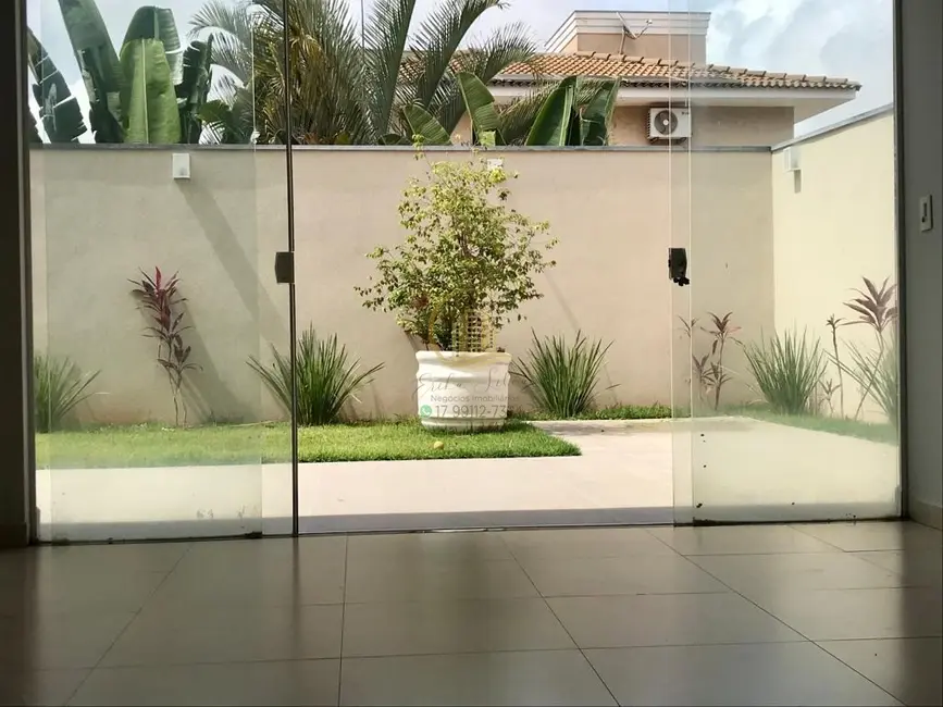 Casa de Condomínio com 3 quartos à venda, 230m2 em Condomínio Village Rio Preto, Sao Jose Do Rio Preto - SP - imagem 3 Foto 3 de Casa de Condomínio com 3 quartos à venda, 230m2 em Condomínio Village Rio Preto, Sao Jose Do Rio Preto - SP