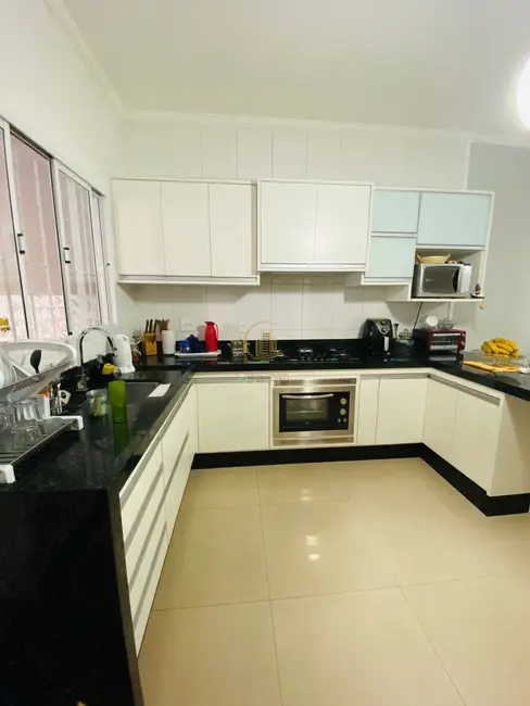 Casa com 3 quartos à venda, 145m2 em Parque das Aroeiras II, Sao Jose Do Rio Preto - SP - imagem 9 Foto 9 de Casa com 3 quartos à venda, 145m2 em Parque das Aroeiras II, Sao Jose Do Rio Preto - SP