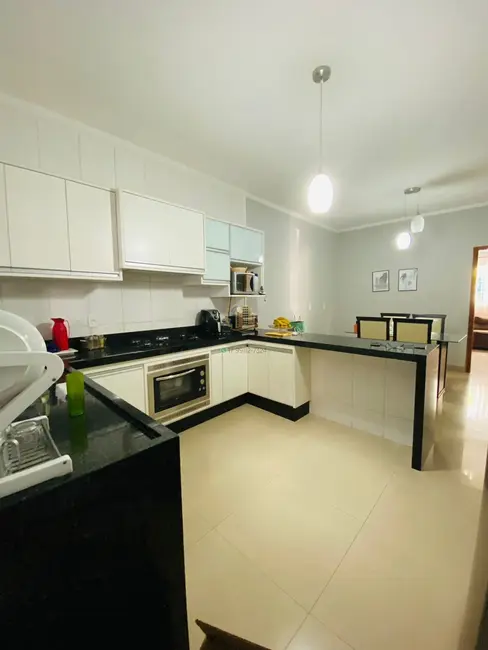 Casa com 3 quartos à venda, 145m2 em Parque das Aroeiras II, Sao Jose Do Rio Preto - SP - imagem 8 Foto 8 de Casa com 3 quartos à venda, 145m2 em Parque das Aroeiras II, Sao Jose Do Rio Preto - SP