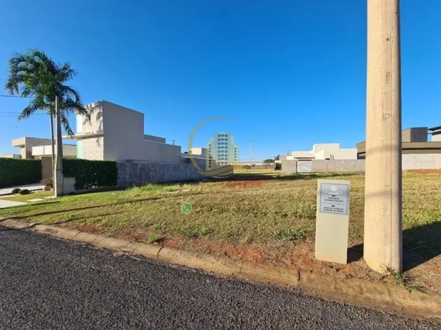 Foto 1 de Terreno / Lote à venda, 379m2 em Mirassol - SP