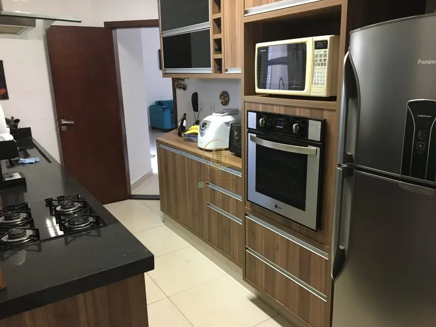 Casa de Condomínio com 3 quartos à venda, 254m2 em Loteamento Recanto do Lago, Sao Jose Do Rio Preto - SP - imagem 4 Foto 4 de Casa de Condomínio com 3 quartos à venda, 254m2 em Loteamento Recanto do Lago, Sao Jose Do Rio Preto - SP