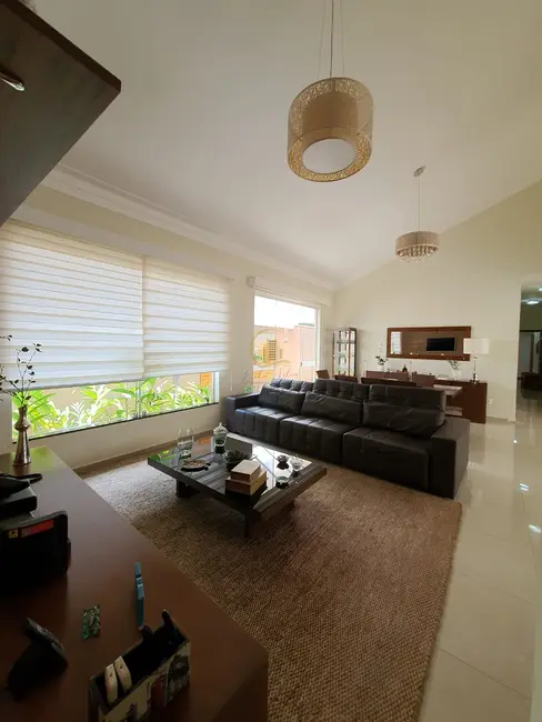 Casa de Condomínio com 3 quartos à venda, 240m2 em Loteamento Recanto do Lago, Sao Jose Do Rio Preto - SP - imagem 3 Foto 3 de Casa de Condomínio com 3 quartos à venda, 240m2 em Loteamento Recanto do Lago, Sao Jose Do Rio Preto - SP