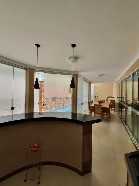 Casa de Condomínio com 3 quartos à venda, 240m2 em Loteamento Recanto do Lago, Sao Jose Do Rio Preto - SP - imagem 5 Foto 5 de Casa de Condomínio com 3 quartos à venda, 240m2 em Loteamento Recanto do Lago, Sao Jose Do Rio Preto - SP