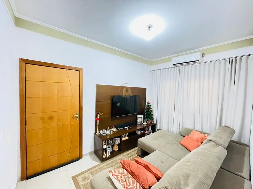 Casa com 2 quartos à venda, 120m2 em Residencial Califórnia, Sao Jose Do Rio Preto - SP - imagem 3 Foto 3 de Casa com 2 quartos à venda, 120m2 em Residencial Califórnia, Sao Jose Do Rio Preto - SP
