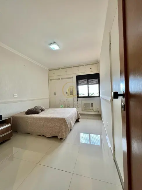 Apartamento com 4 quartos à venda, 240m2 em Centro, Sao Jose Do Rio Preto - SP - imagem 8 Foto 8 de Apartamento com 4 quartos à venda, 240m2 em Centro, Sao Jose Do Rio Preto - SP