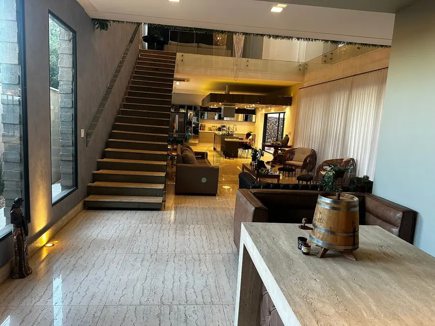 Casa de Condomínio com 4 quartos à venda, 435m2 em Residencial Quinta do Golfe, Sao Jose Do Rio Preto - SP - imagem 2 Foto 2 de Casa de Condomínio com 4 quartos à venda, 435m2 em Residencial Quinta do Golfe, Sao Jose Do Rio Preto - SP