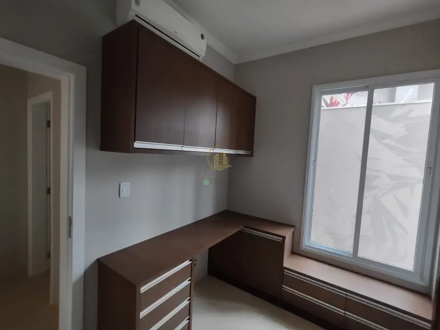 Casa de Condomínio com 3 quartos à venda, 230m2 em Parque Residencial Damha VI, Sao Jose Do Rio Preto - SP - imagem 5 Foto 5 de Casa de Condomínio com 3 quartos à venda, 230m2 em Parque Residencial Damha VI, Sao Jose Do Rio Preto - SP