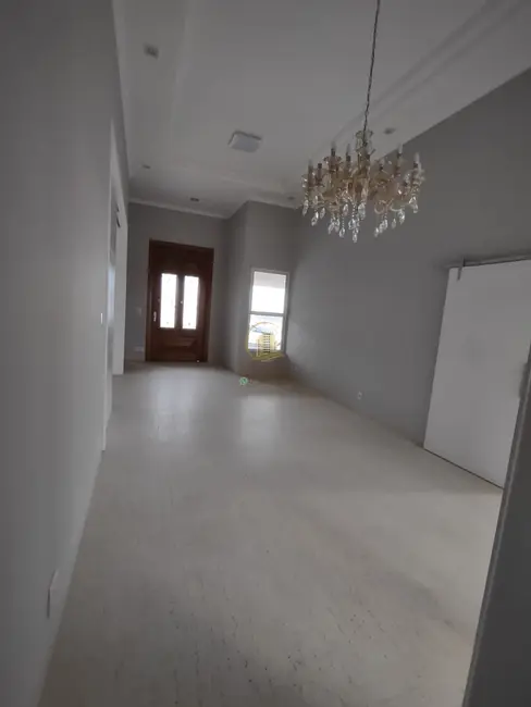 Casa de Condomínio com 3 quartos à venda, 230m2 em Parque Residencial Damha VI, Sao Jose Do Rio Preto - SP - imagem 3 Foto 3 de Casa de Condomínio com 3 quartos à venda, 230m2 em Parque Residencial Damha VI, Sao Jose Do Rio Preto - SP