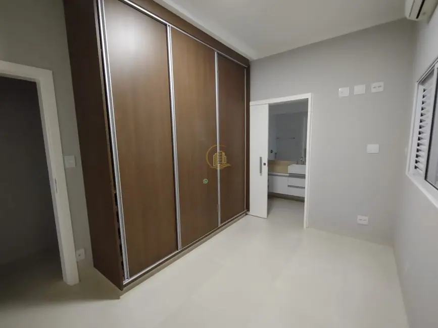 Casa de Condomínio com 3 quartos à venda, 230m2 em Parque Residencial Damha VI, Sao Jose Do Rio Preto - SP - imagem 9 Foto 9 de Casa de Condomínio com 3 quartos à venda, 230m2 em Parque Residencial Damha VI, Sao Jose Do Rio Preto - SP