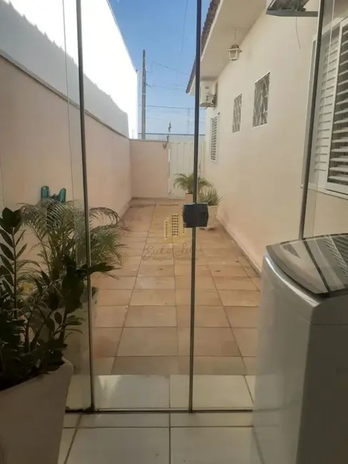 Foto 9 de Casa com 4 quartos à venda, 165m2 em Centro, Bady Bassitt - SP