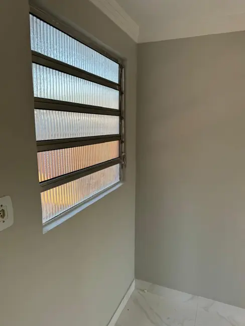 Apartamento com 2 quartos à venda, 45m2 em Conjunto Habitacional Presidente Castelo Branco, Carapicuiba - SP - imagem 3 Foto 3 de Apartamento com 2 quartos à venda, 45m2 em Conjunto Habitacional Presidente Castelo Branco, Carapicuiba - SP