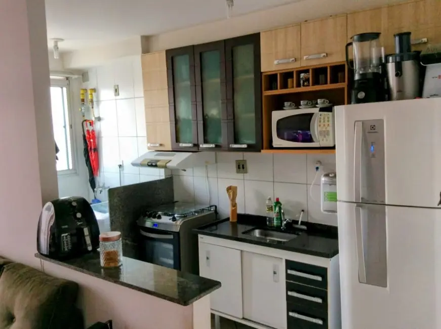 Apartamento com 2 quartos à venda, 50m2 em Vila Mercês, Carapicuiba - SP - imagem 5 Foto 5 de Apartamento com 2 quartos à venda, 50m2 em Vila Mercês, Carapicuiba - SP