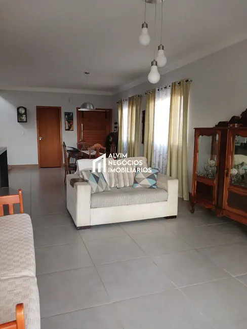 Foto 2 de Casa com 3 quartos à venda, 319m2 em Sao Jose Dos Campos - SP