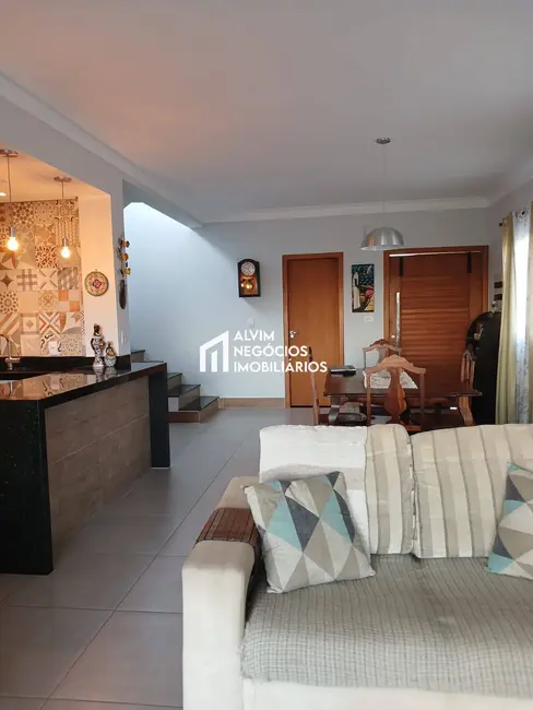 Foto 9 de Casa com 3 quartos à venda, 319m2 em Sao Jose Dos Campos - SP