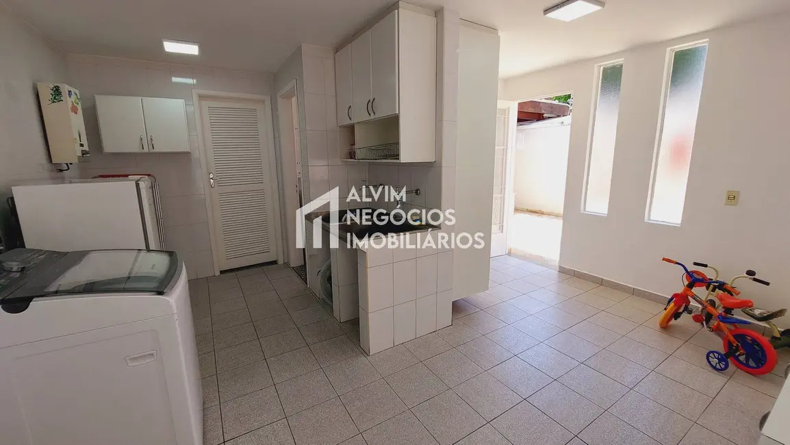 Foto 8 de Sobrado com 3 quartos à venda, 262m2 em Sao Jose Dos Campos - SP