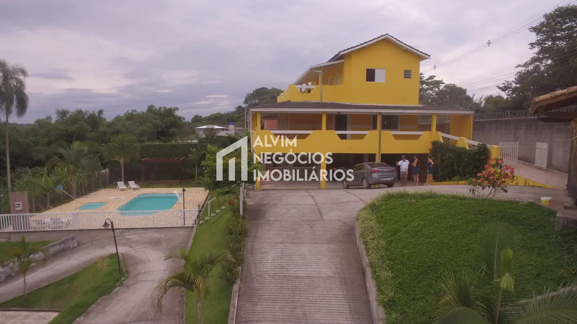 Foto 2 de Chácara com 4 quartos à venda, 1000m2 em Guamirim, Cacapava - SP