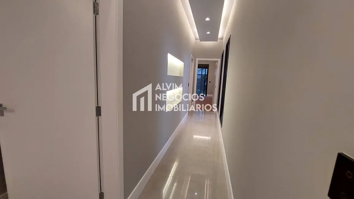 Foto 9 de Casa com 3 quartos à venda, 290m2 em Sao Jose Dos Campos - SP