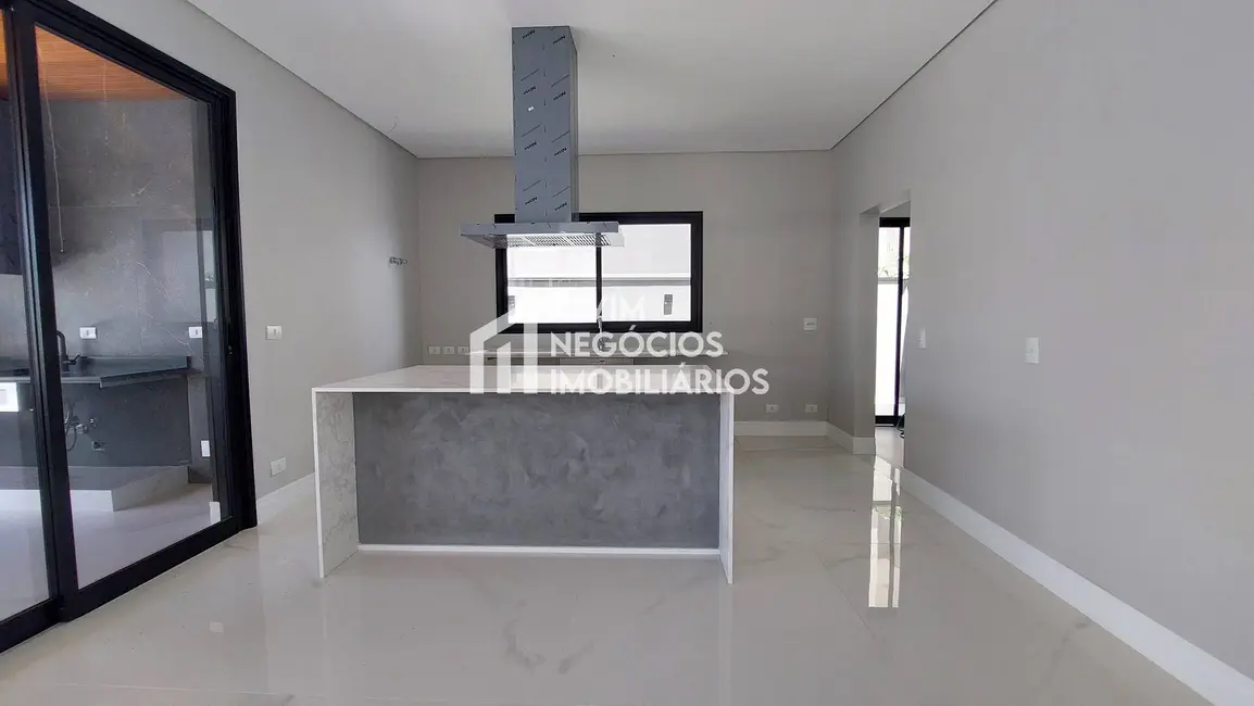 Foto 4 de Sobrado com 4 quartos à venda, 400m2 em Sao Jose Dos Campos - SP