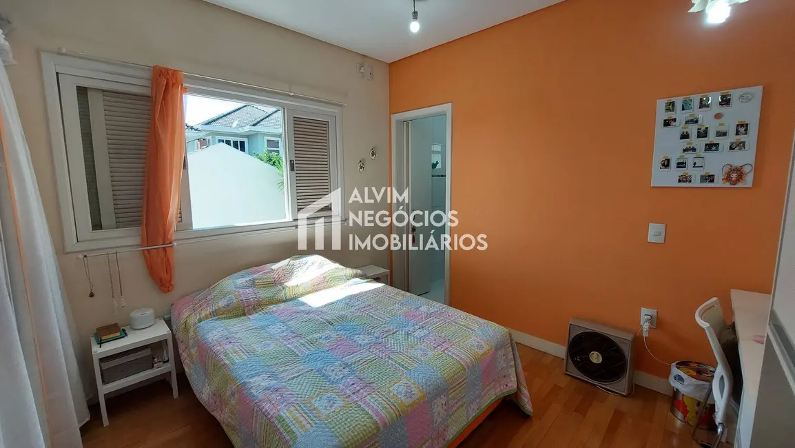 Foto 8 de Sobrado com 5 quartos à venda, 314m2 em Sao Jose Dos Campos - SP