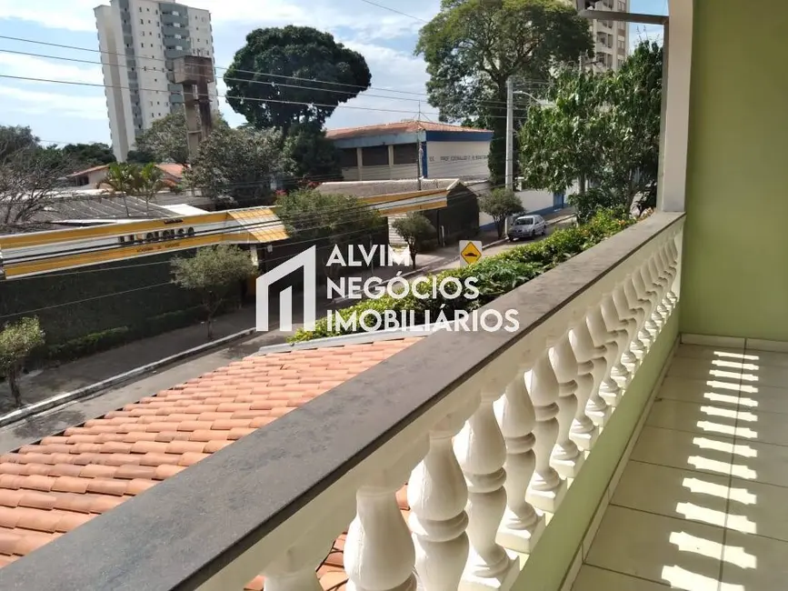 Sobrado com 3 quartos à venda, 189m2 em Sao Jose Dos Campos - SP - imagem 3 Foto 3 de Sobrado com 3 quartos à venda, 189m2 em Sao Jose Dos Campos - SP