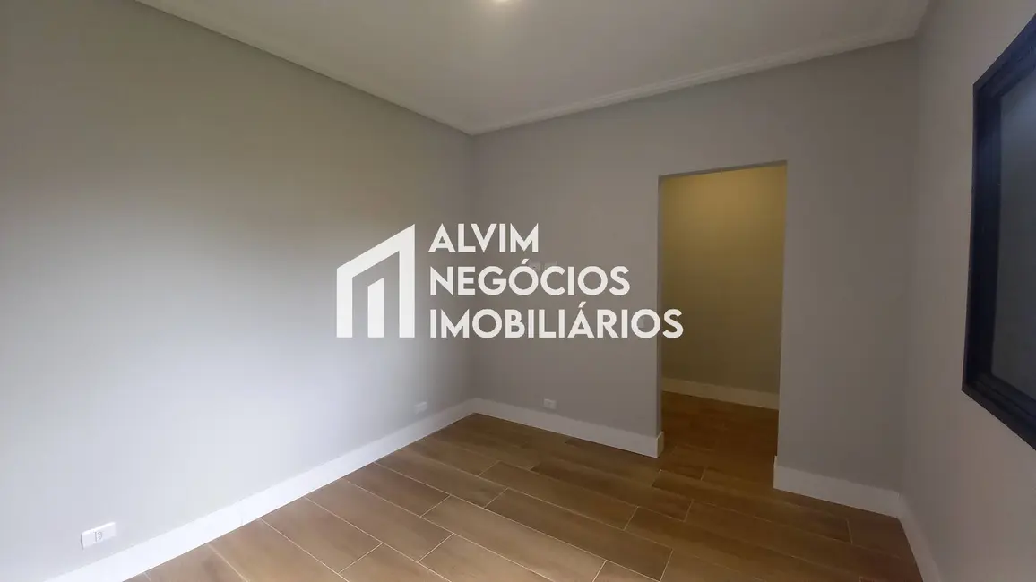 Foto 8 de Sobrado com 3 quartos à venda, 350m2 em Sao Jose Dos Campos - SP