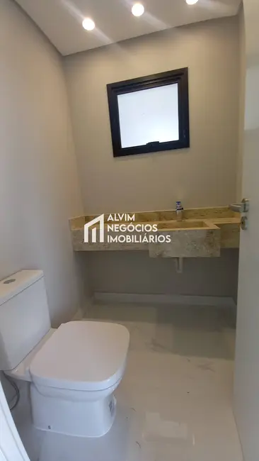 Foto 6 de Sobrado com 3 quartos à venda, 350m2 em Sao Jose Dos Campos - SP