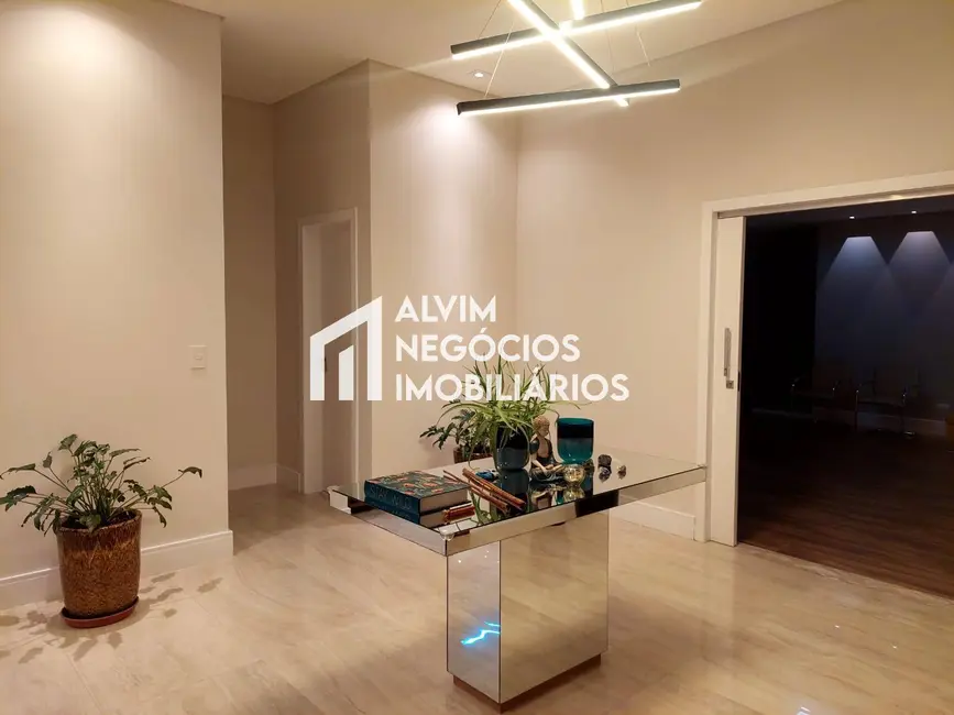 Foto 2 de Sobrado com 4 quartos à venda, 500m2 em Sao Jose Dos Campos - SP