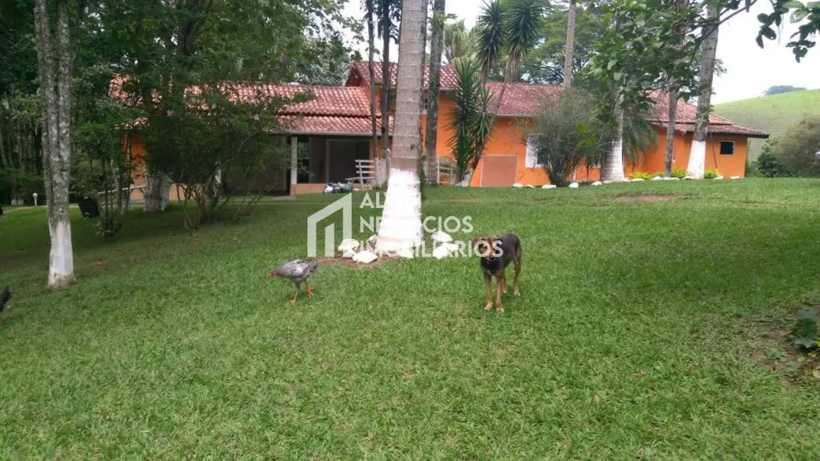 Foto 2 de Sítio / Rancho com 4 quartos à venda, 12m2 em Sao Jose Dos Campos - SP