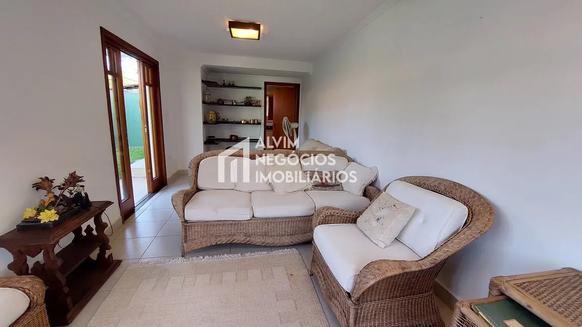 Foto 3 de Sobrado com 3 quartos à venda, 240m2 em Sao Jose Dos Campos - SP