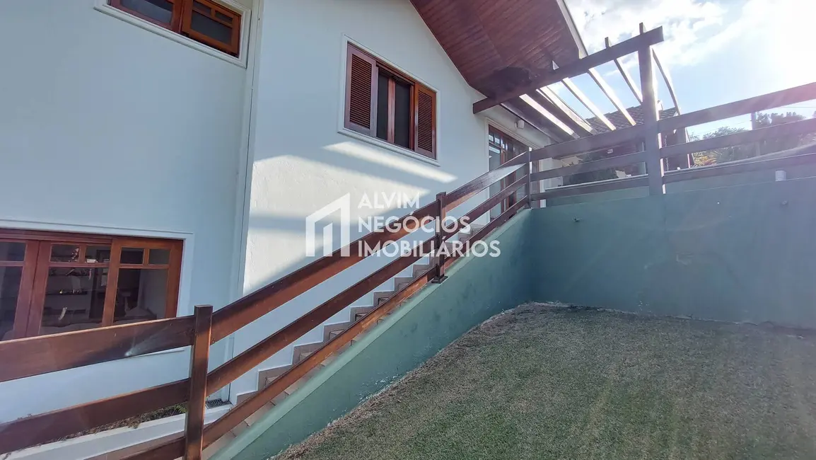 Foto 9 de Sobrado com 3 quartos à venda, 240m2 em Sao Jose Dos Campos - SP