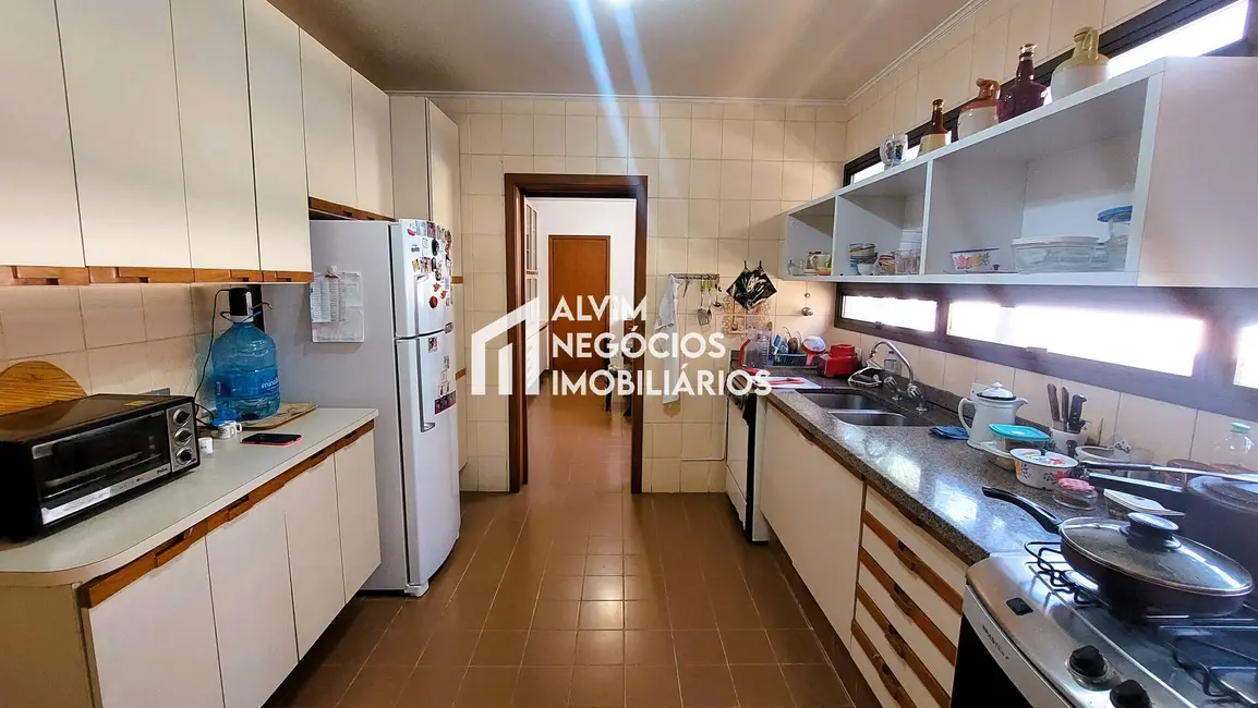 Apartamento com 4 quartos à venda, 285m2 em Sao Jose Dos Campos - SP - imagem 3 Foto 3 de Apartamento com 4 quartos à venda, 285m2 em Sao Jose Dos Campos - SP
