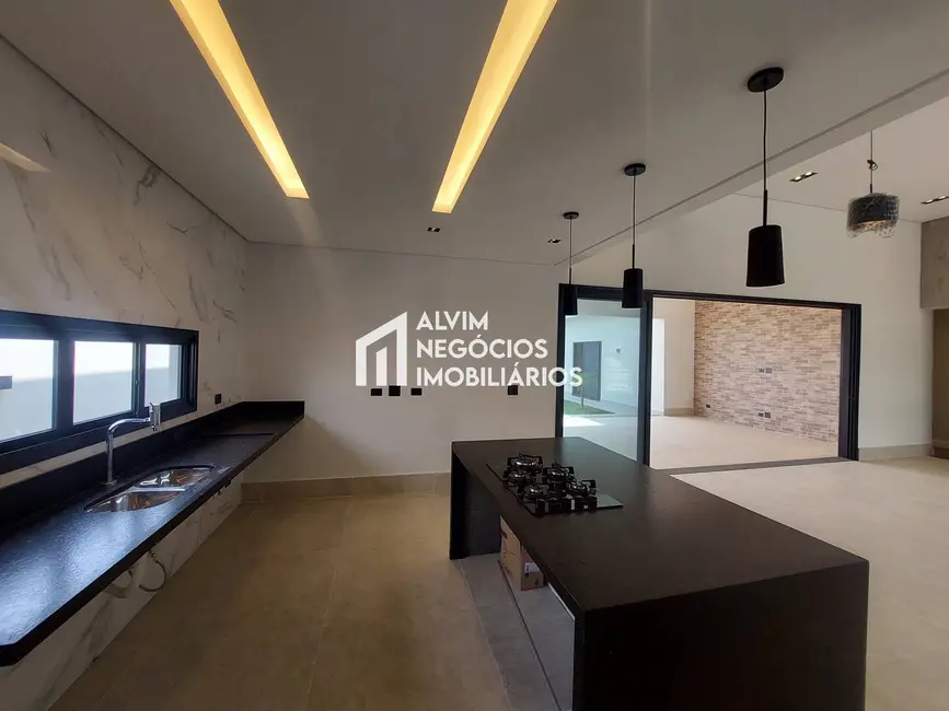 Casa com 4 quartos à venda, 290m2 em Sao Jose Dos Campos - SP - imagem 5 Foto 5 de Casa com 4 quartos à venda, 290m2 em Sao Jose Dos Campos - SP