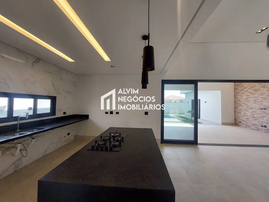 Casa com 4 quartos à venda, 290m2 em Sao Jose Dos Campos - SP - imagem 4 Foto 4 de Casa com 4 quartos à venda, 290m2 em Sao Jose Dos Campos - SP