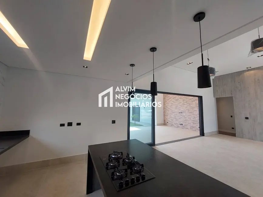 Casa com 4 quartos à venda, 290m2 em Sao Jose Dos Campos - SP - imagem 2 Foto 2 de Casa com 4 quartos à venda, 290m2 em Sao Jose Dos Campos - SP