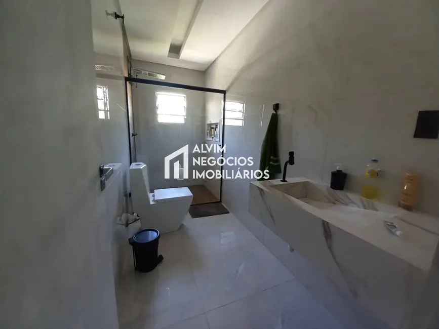 Casa com 3 quartos à venda, 350m2 em Sao Jose Dos Campos - SP - imagem 8 Foto 8 de Casa com 3 quartos à venda, 350m2 em Sao Jose Dos Campos - SP