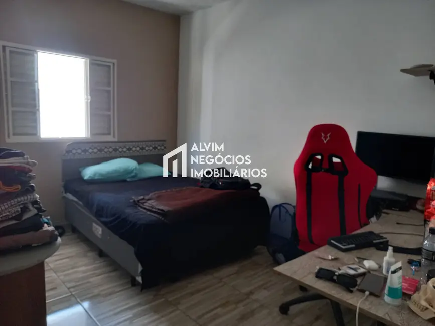 Casa com 3 quartos à venda, 350m2 em Sao Jose Dos Campos - SP - imagem 4 Foto 4 de Casa com 3 quartos à venda, 350m2 em Sao Jose Dos Campos - SP