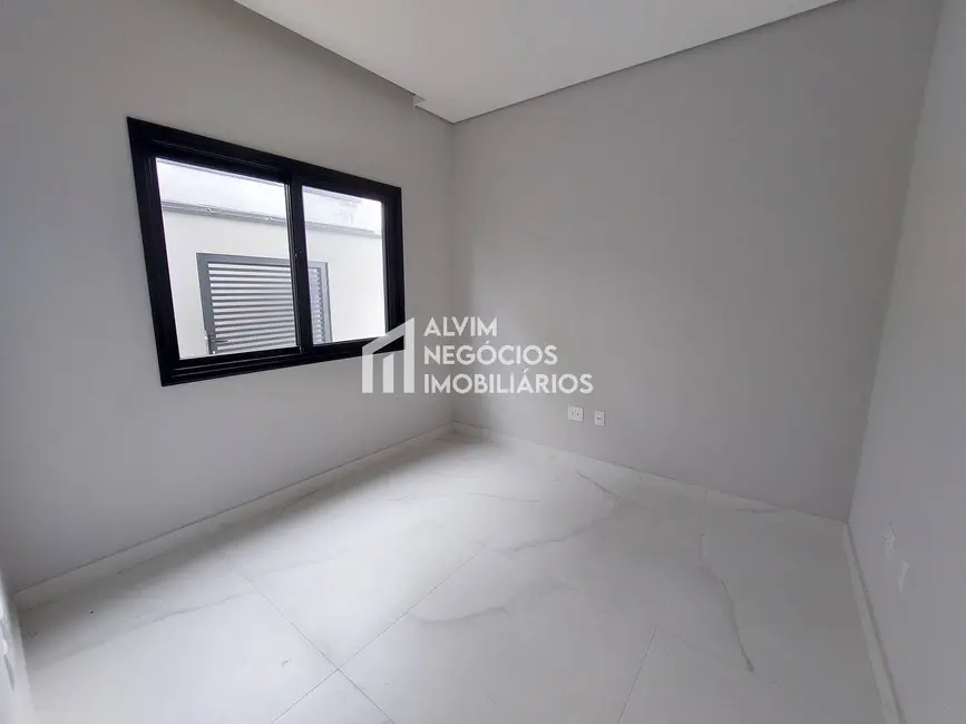 Foto 4 de Sobrado com 4 quartos à venda, 354m2 em Sao Jose Dos Campos - SP