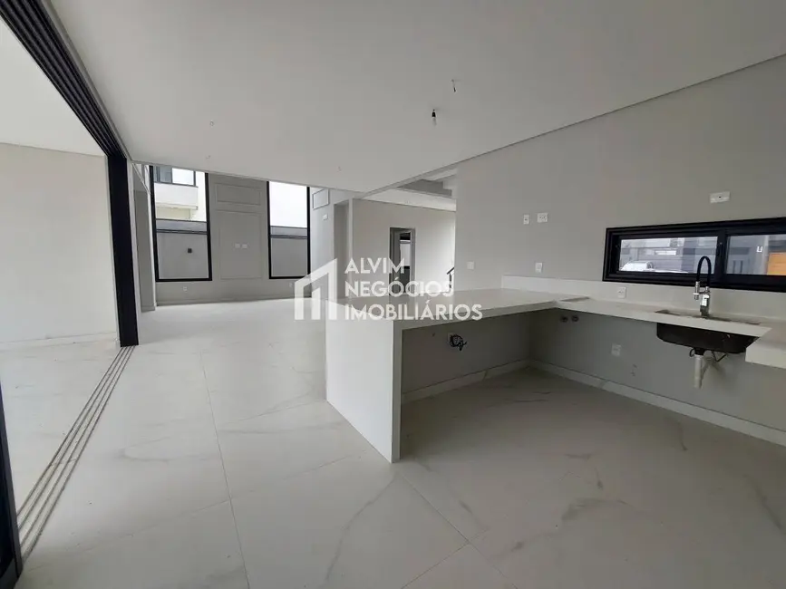 Foto 3 de Sobrado com 4 quartos à venda, 354m2 em Sao Jose Dos Campos - SP