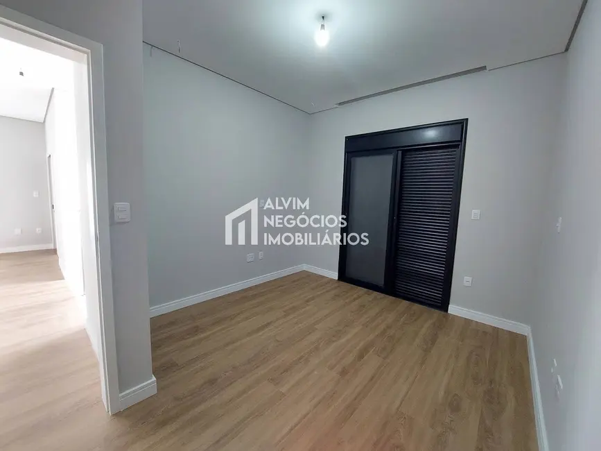 Foto 8 de Sobrado com 4 quartos à venda, 354m2 em Sao Jose Dos Campos - SP