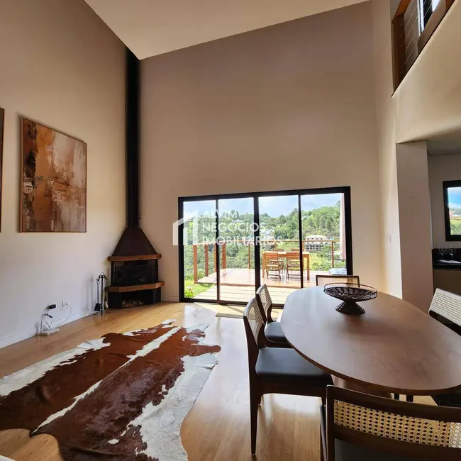 Foto 7 de Sobrado com 4 quartos à venda, 230m2 em Campos Do Jordao - SP